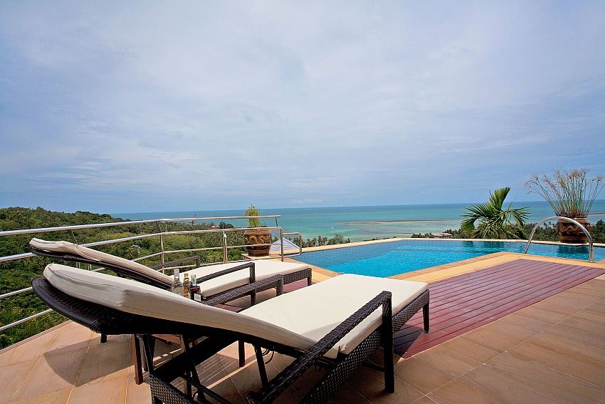 ABSOLUTELY STUNNING 4 BEDROOM VILLA FOR RENT IN SAMUI – LAM02