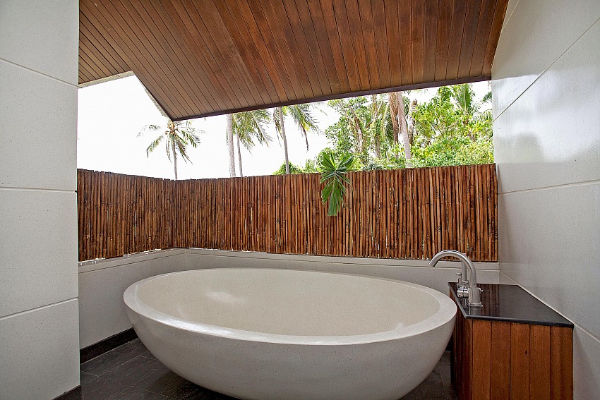 6 BEDROOM SEA VIEW POOL VILLA IN SAMUI – MAE06